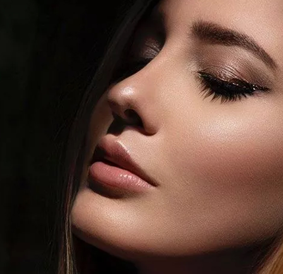 Sparkling Eyelash gallery image